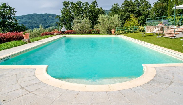 Apartment 'Il Cerro Basic Per Due' with Shared Pool and Shared Garden