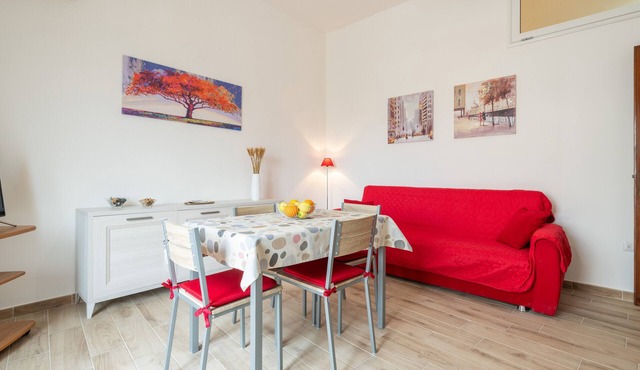 Apartment 'Il Decimomiglio' with Balcony