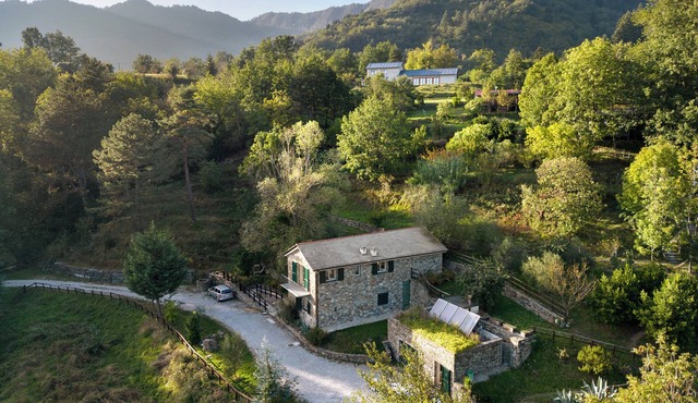 Apartment 'Il Mulino - Appartamento Terra' with Mountain View, Shared Garden and Balcony