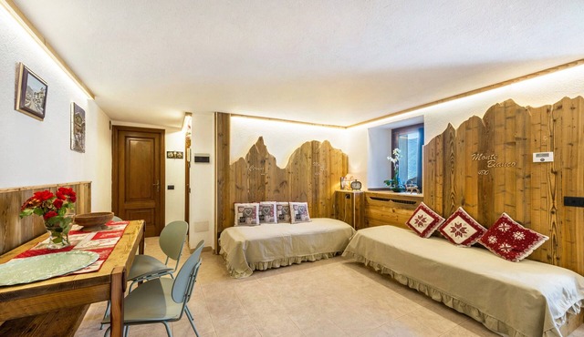 Apartment 'Il Nido Di Letizia' with Mountain View, Private Garden and Balcony