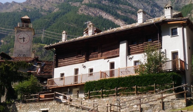 Apartment in a typical mountain building in the Park of Gran Paradiso