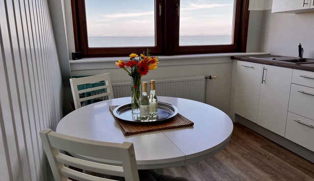 Apartment in a unique tidal flat location with sea view