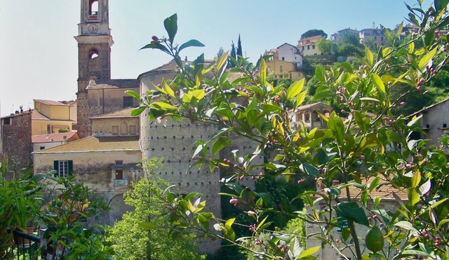 Apartment in ancient palazzo, antique furniture, modern art, lovely sun terrace