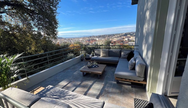 Apartment in Authentic Niçoise House with Panoramic sea & city view