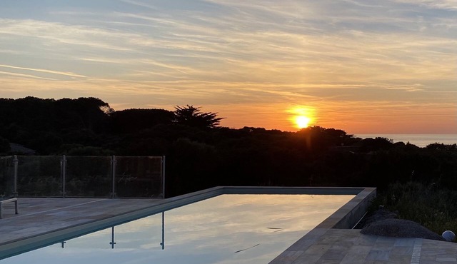 Apartment (in basement of a villa) in countryside with fantastic sea view + pool