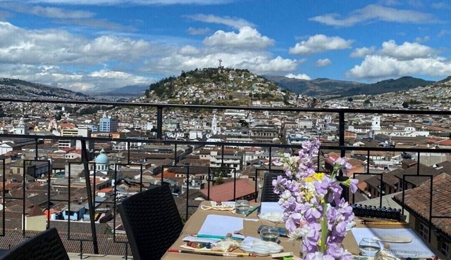 Apartment in Centro Historico with view of the Panecillo