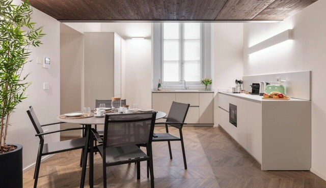 Apartment in Como with 4 bedrooms sleeps 8