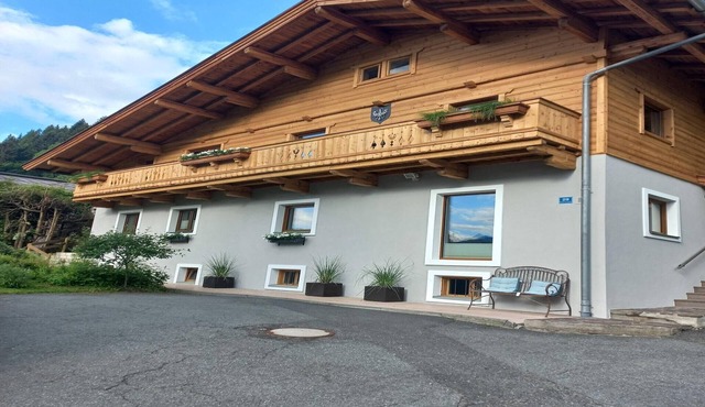 Apartment in Kitzbühel near Ski Lifts