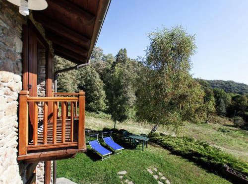 Apartment in Netro with Balcony and Views