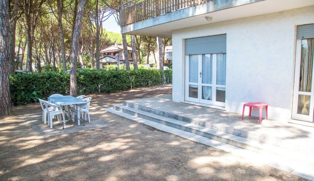 Apartment in pine forest near the beach