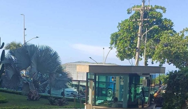 Apartment in the best location in Praia do Forte. Beachfront property with garage.