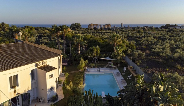 Apartment 'In Villa Templi Selinunte' with Sea View, Wi-Fi and Air Conditioning