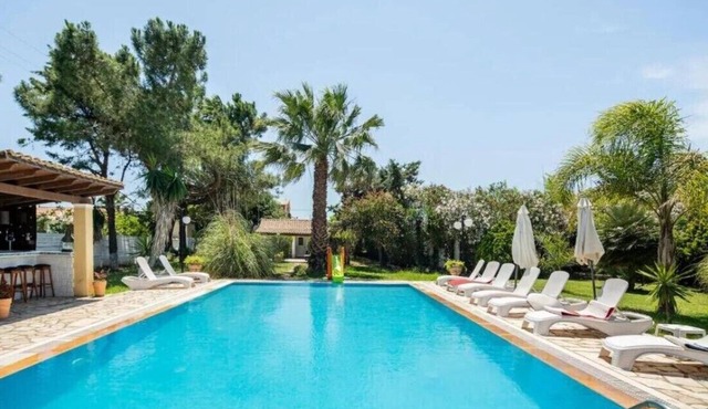 Apartment 'Iris One-Bedroom Bungalow' with Shared Pool, Wi-Fi and Air Conditioning