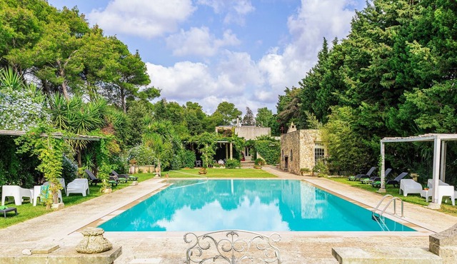Apartment 'Tenuta Chimeta - Suite Mimosa' with Shared Pool, Shared Garden and Wi-Fi