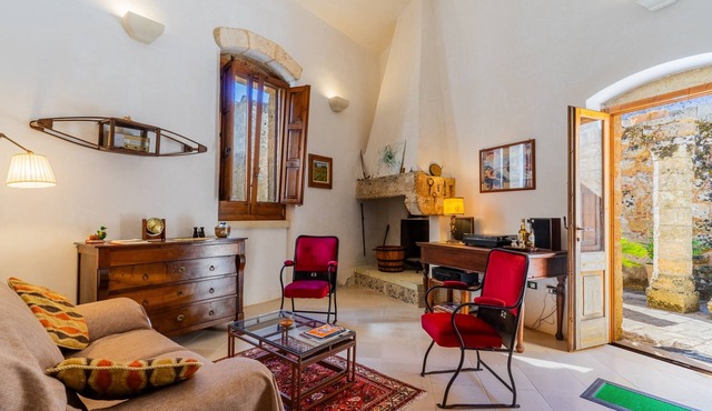 Apartment 'Antica Corte Dell'800' with Private Terrace, Wi-Fi and Air Conditioning