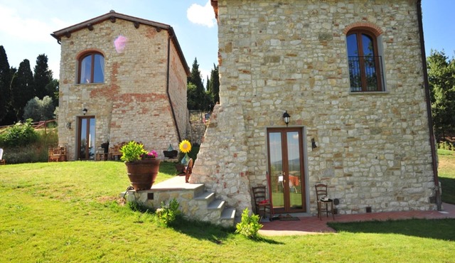 Apartment with pool, Rignano