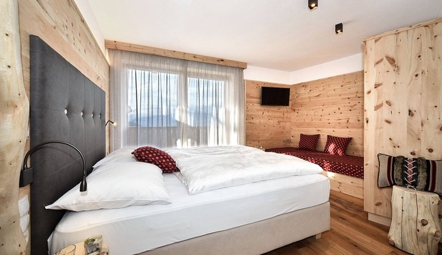 Apartment 'Ban Rutzner Brixen' with Mountain View, Shared Terrace and Wi-Fi