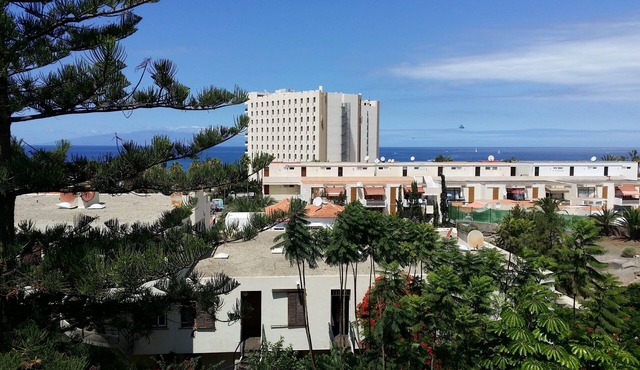Apartment Jacaranda with pool, only some meters to beach and sea, wifi, SAT-TV