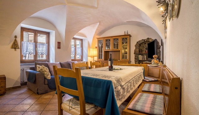 Apartment "Jasmine" close to the Lake with Mountain Views