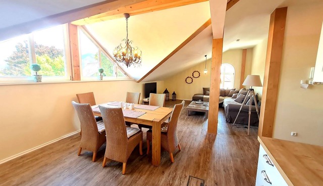Apartment Kaiserblick approx. 86 sqm in the village center up to 4 persons, balcony, 2 separate bedrooms
