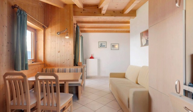 Apartment 'Kalterer See' with Mountain View, Shared Garden and Wi-Fi