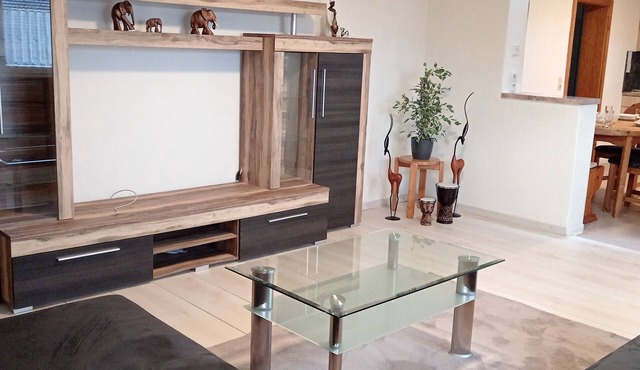 Apartment 'Kleines Afrika' with Private Terrace, Shared Garden and Wi-Fi