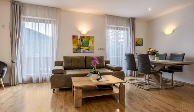 Apartment "Klementhof Nr 6" with Mountain View, Pool, Wi-Fi, Balcony & Garden