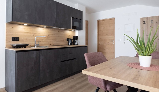Apartment "Kleon 4" with Mountain View, Shared Pool and Wi-Fi
