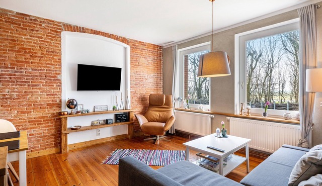 Apartment 'Koogbutze' with Shared Terrace and Shared Garden