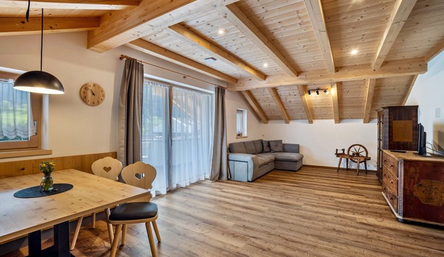Apartment 'Krämerhof Apt Aferer Geisler' with Mountain View, Shared Garden and Wi-Fi