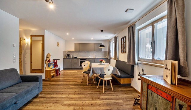 Apartment 'Krämerhof Apt Peitlerkofel' with Mountain View, Shared Garden and Wi-Fi