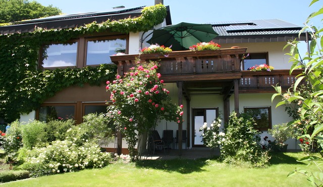Apartment 'Kreuzbühl' with Terrace, Garden and Wi-Fi