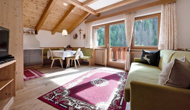 Apartment Lüch da Mirio App Fanes with Mountain View, Garden & Wi-Fi