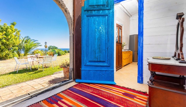 Apartment 'La Casa Del Fico D'india - Blu' with Shared Garden, Wi-Fi and Air Conditioning