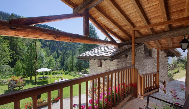 Apartment 'La Meisonetta' with Shared Terrace, Shared Garden and Wi-Fi