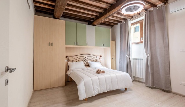 Apartment 'La Porta Del Palio' with Private Terrace, Wi-Fi and Air Conditioning