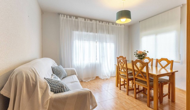 Apartment 'La Serradilla' with Mountain Views, Private Terrace and Air Conditioning.