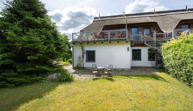 Apartment 'Landhaus Peenemünde - Garten' with Private Garden and Wi-Fi