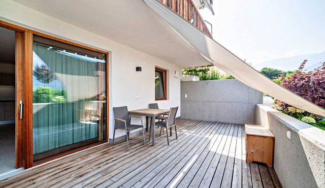 Apartment "Langstein Golden" with Mountain Views, Shared Terrace and Wi-Fi