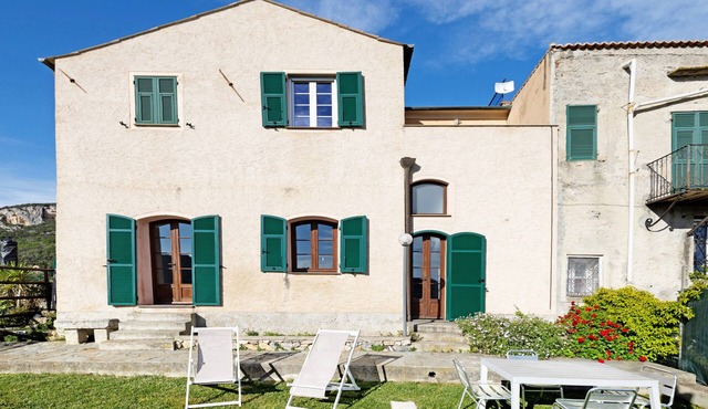Apartment 'Le Case Del Sole - Il Rustico' with Sea View, Wi-Fi and Air Conditioning