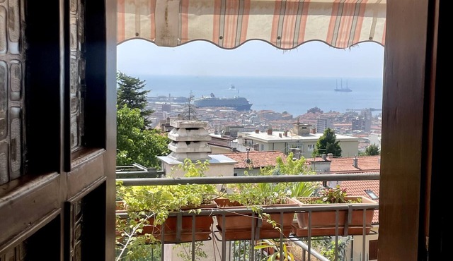 Apartment 'Le Pergole' with Sea View, Wi-Fi and Air Conditioning