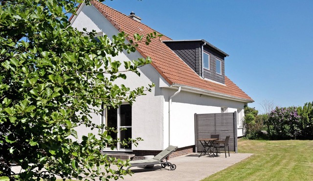 Apartment 'Links' with Private Terrace and Private Garden