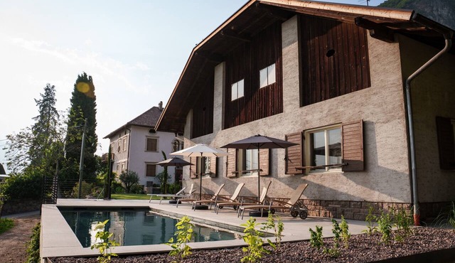 Apartment 'Linslhof Terlaner' with Mountain View, Private Terrace and Wi-Fi