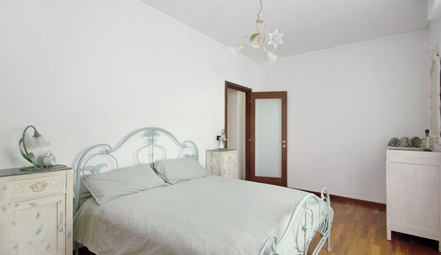Apartment 'Lo Scoglio' with Private Garden and Wi-Fi