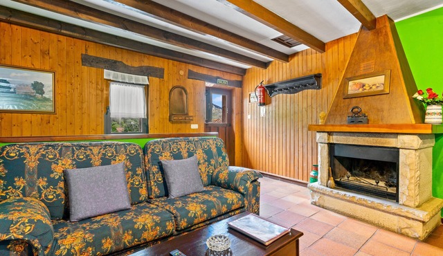 Apartment 'Lorences B' with Mountain View