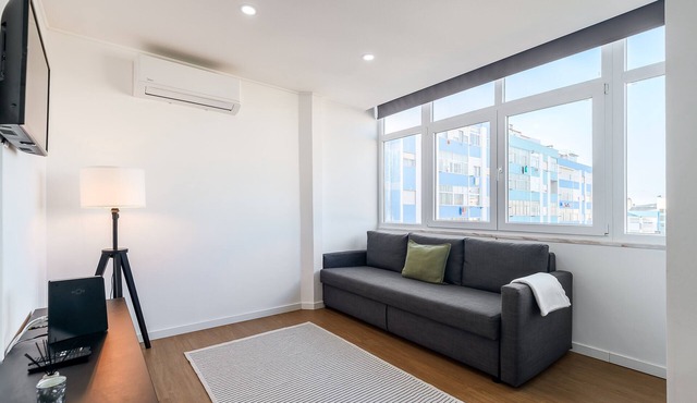 Apartment 'M J House' with Sea View, Wi-Fi and Air Conditioning