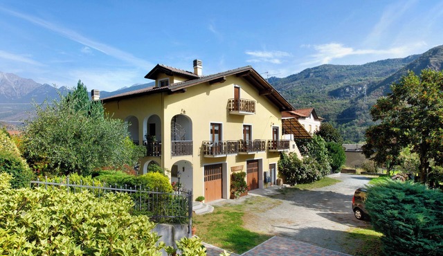Apartment "Maison Lorent" with Mountain View, Balcony & Wi-Fi