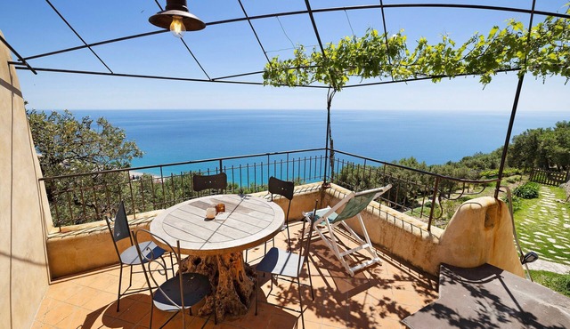 Apartment 'Mandarino' with Sea View, Wi-Fi and Air Conditioning