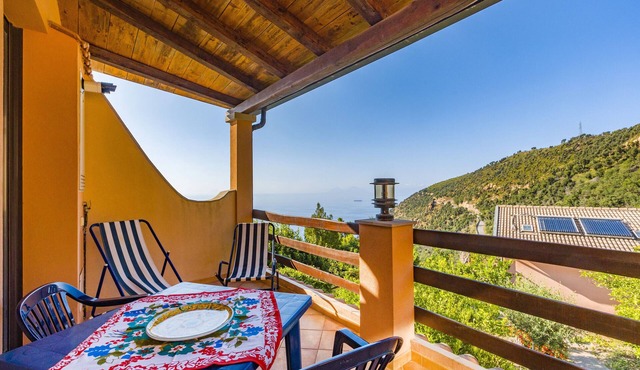 Apartment 'Mandarino' with Sea View, Private Terrace and Wi-Fi