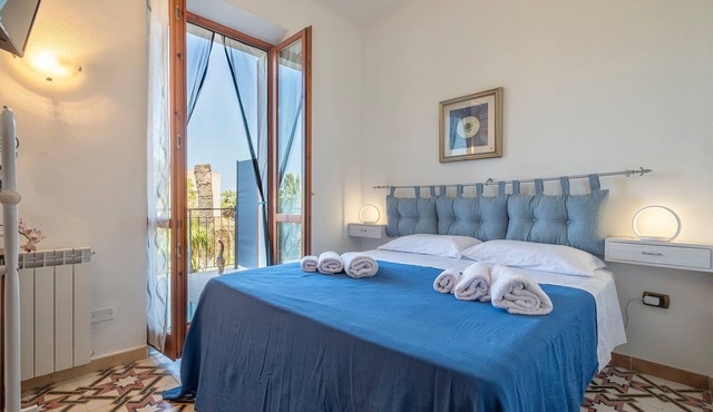 Apartment 'Marmaga' with Sea View, Wi-Fi and Air Conditioning